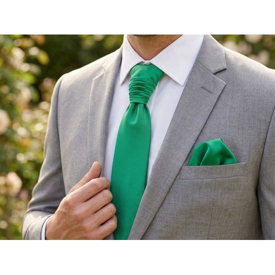 Svadobná regata v trávovo zelenom odtieni