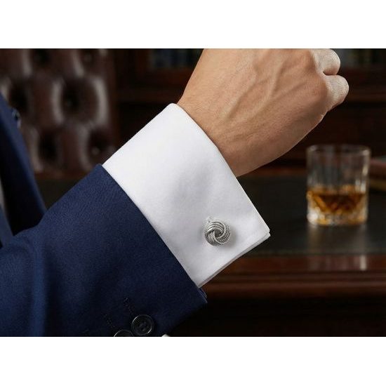 Manschettenknöpfe mit silbernem Knoten