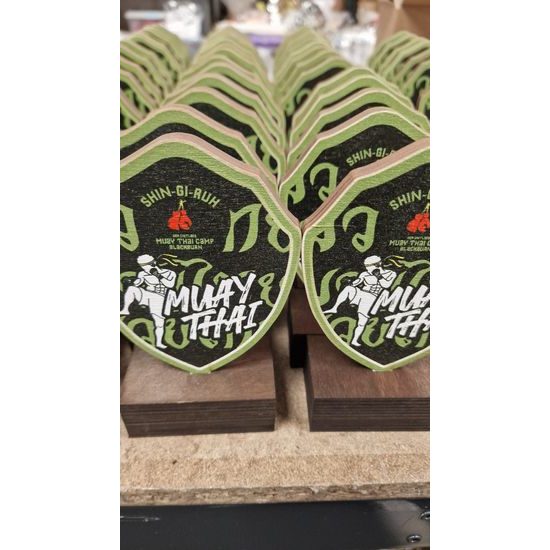 Trofeo de Escudo de Madera Real Personalizado Hoplon