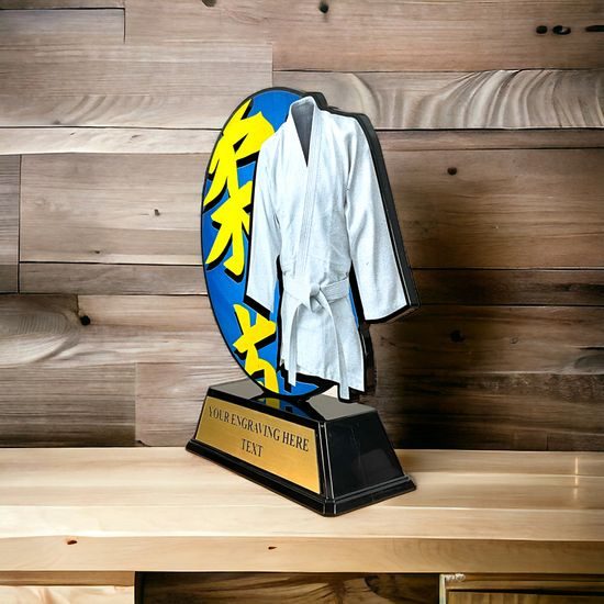 Trofeo Roswell en Acrílico Negro para Artes Marciales