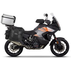 Kompletná sada sedlových brašní SHAD TERRA TR40 adventure a hliníkového kufra SHAD TERRA 55L vrátane montážnej sady SHAD KTM Super Adventure 1290 (R, S)