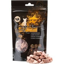 Catz finefood Purrrrly N° 107 – mrazem sušená jehněčí srdíčka 35 g