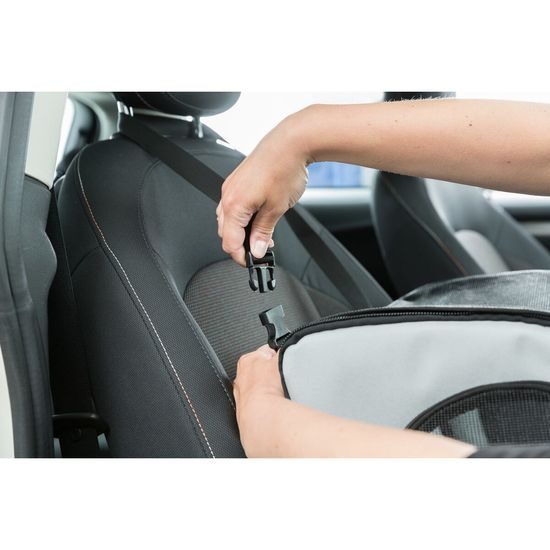 Trixie Autosedačka uzavíratelná skládací 4 strany celosíťové 44 x 37 x 40 cm šedo/černá