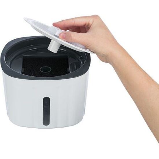 Trixie Pítko/fontánka FLOWER 2l/18,5x 13x18,5cm plast bílá/šedá