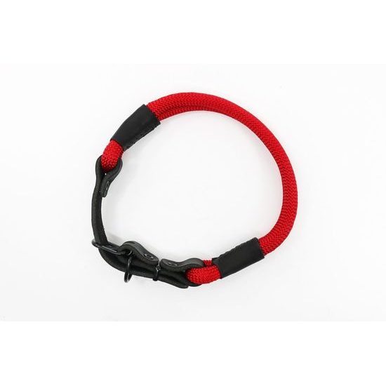 Aminela Obojek lano s kůží černé kování červená