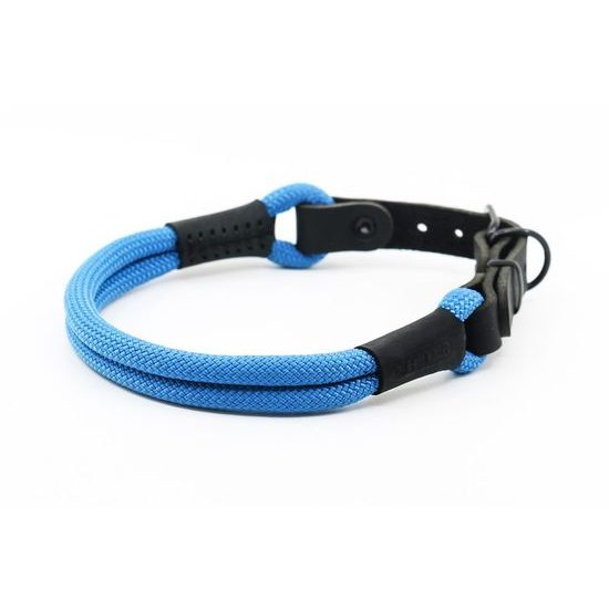 Aminela Obojek lano s kůží černé kování modrá