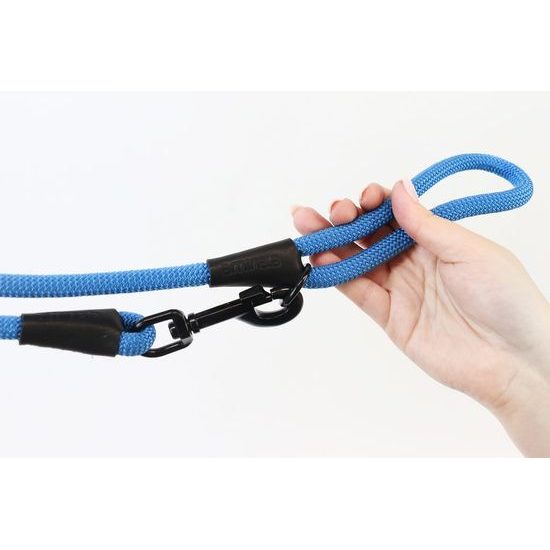 Aminela Vodítko lano s kůží černé kování modrá