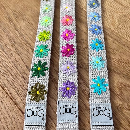FUNKY DOG Vyšívaný 2,5cm konopný obojek kytičky