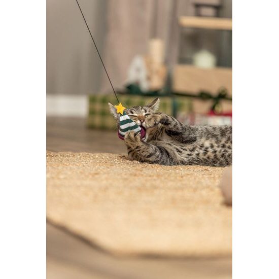 TRIXIE Xmas Hat Rod hrací prut s čepičkou s catnipem 46 cm