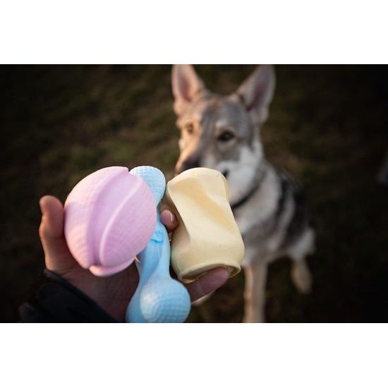 Amarago eco friendly hračka pro psy rugby míč růžový 10cm/110g