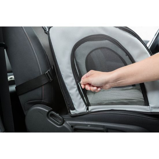 Trixie Autosedačka uzavíratelná skládací 4 strany celosíťové 44 x 37 x 40 cm šedo/černá