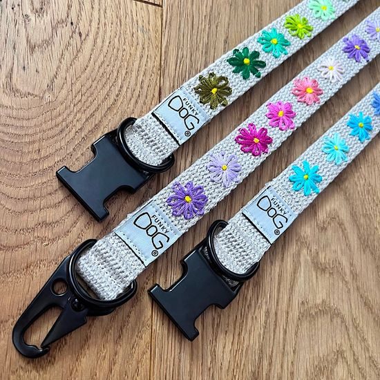 FUNKY DOG Vyšívaný 2,5cm konopný obojek kytičky