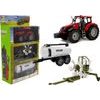 Traktor se dvěma přívěsy pro děti