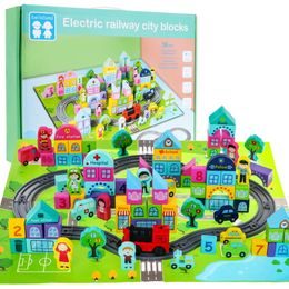 Sada dřevěných kostek Městečko s dráhou a podložkou 111 ks Railway Blocks