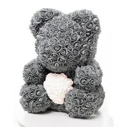 Medvídek z růží šedý s bílým srdcem Rose Bear 40 cm