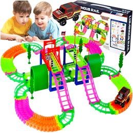 Svítící autodráha s autíčkem na baterie 135 dílků Luminous Rail