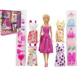 Panenka modelka s oblečením s doplňky