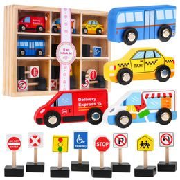Majlo Toys sestava dřevěných autíček a dopravních značek 12 kusů