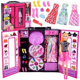 Panenka se šatníkem a doplňky Beauty Belle