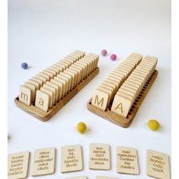2x dřevěný zásobník se sadami písmen (tiskací - SK)