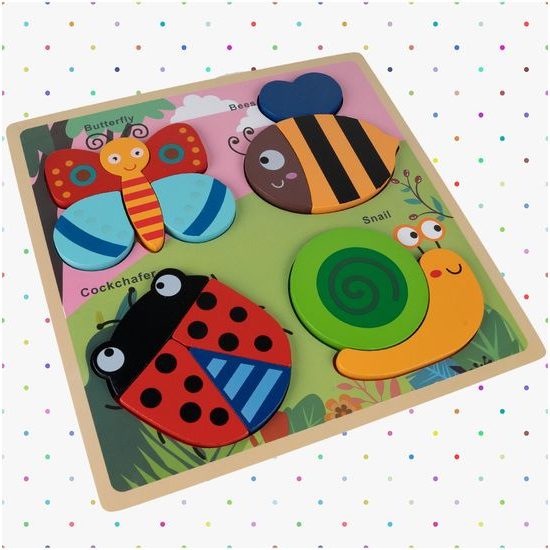 Dřevěná ukládačka s bedrunkou a motýlkem