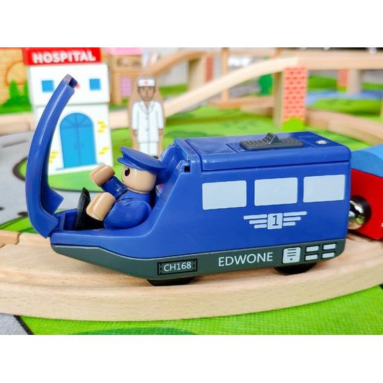 Ecotoys dřevěná vláčkodráha na baterie 50 dílků s podložkou