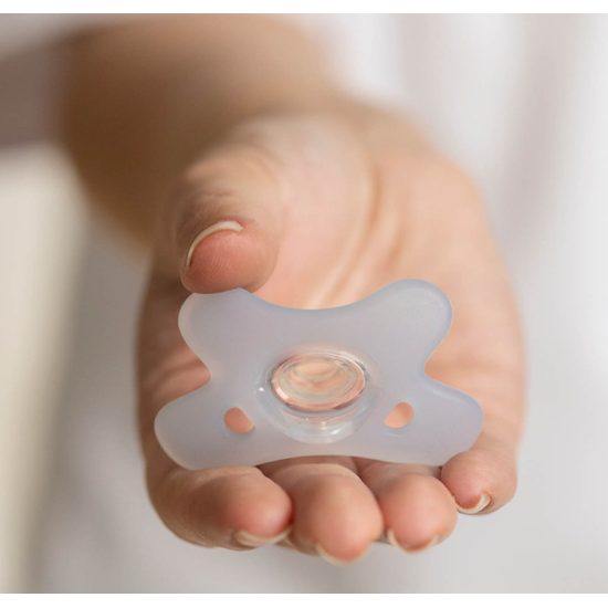 CANPOL babies Dudlík 100% silikonový symetrický 6-12m 1ks bílý