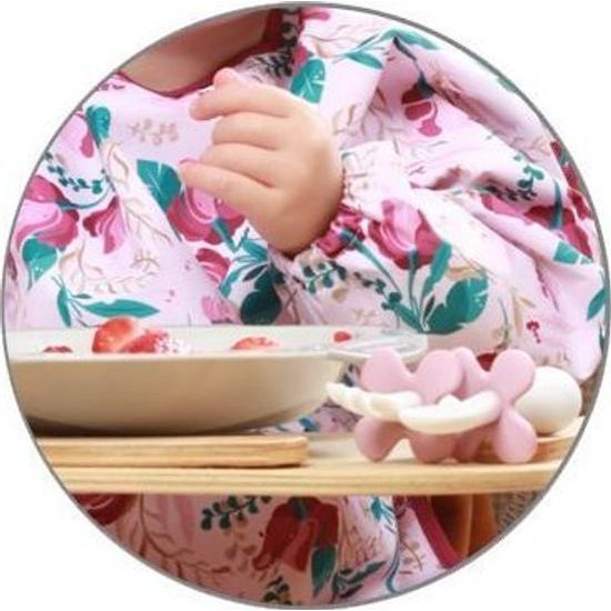 Dětský bryndák s dlouhým rukávem - fialové květy