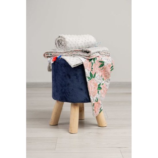 SVĚTLÁ DEKA MINKY 75 x 100 ŠEDÉ KVĚTY