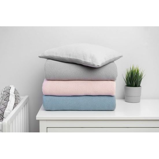 Pletená sada z mušelínu do postýlky a kočárku Sensillo modrá