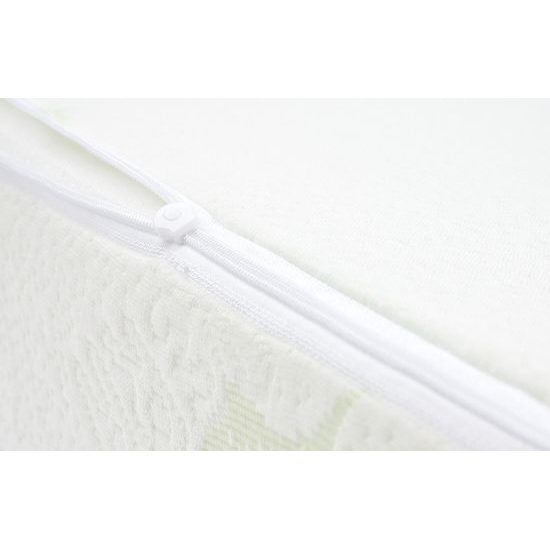 Kojenecký polštář - klín Sensillo bílý Luxe s aloe vera 30x38 cm do kočárku