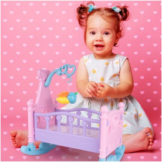 Postýlka pro panenku Rocking Bed s kolotočem