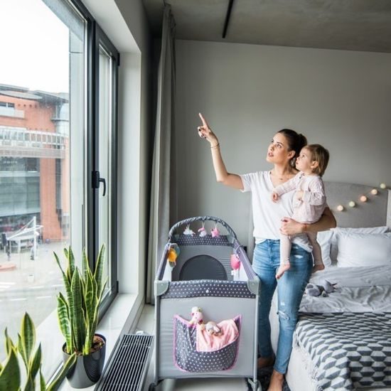 BabyOno Hračka pískací s kousátkem Sweet Lambie