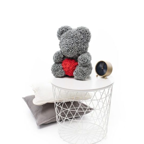 Medvídek z růží šedý s červeným srdcem Rose Bear 40 cm