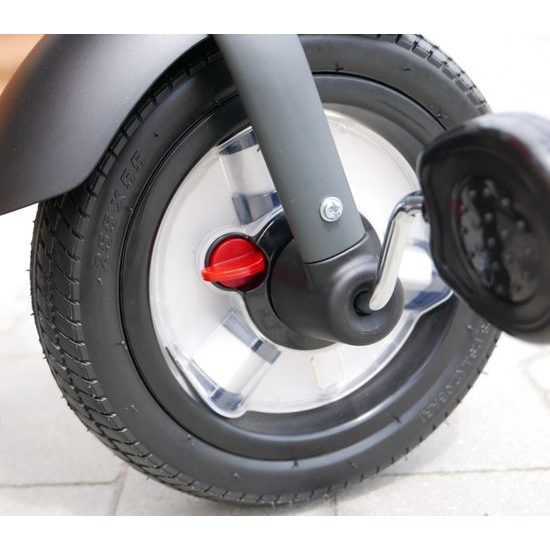 Majlo Toys dětská tříkolka Discovery 380 nafukovacími koly zelená