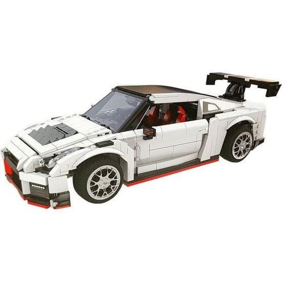 Sportovní auto na sestavení z 1322 kostek