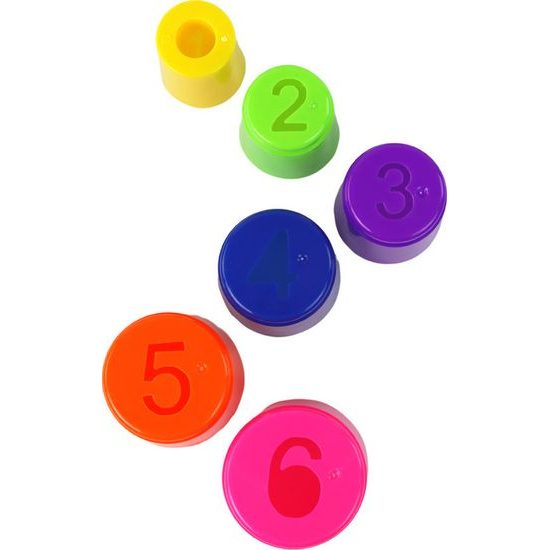 Hra Házení pohárů a obručí na cíl s různými stupni obtížnosti