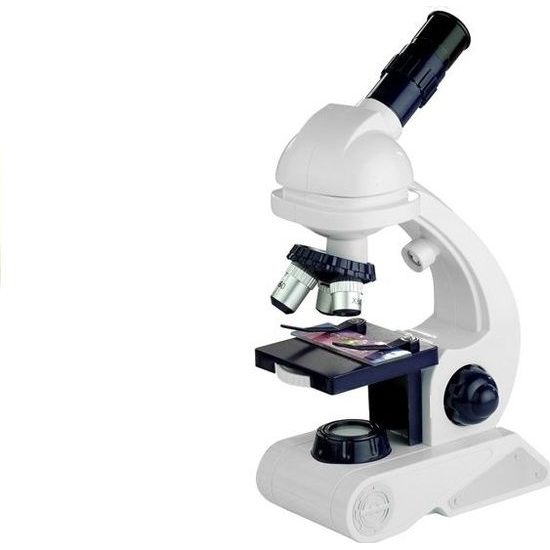 Mikroskop s příslušenstvím