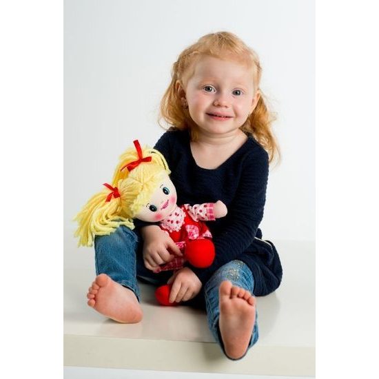 Panenka Lucinka česky zpívající