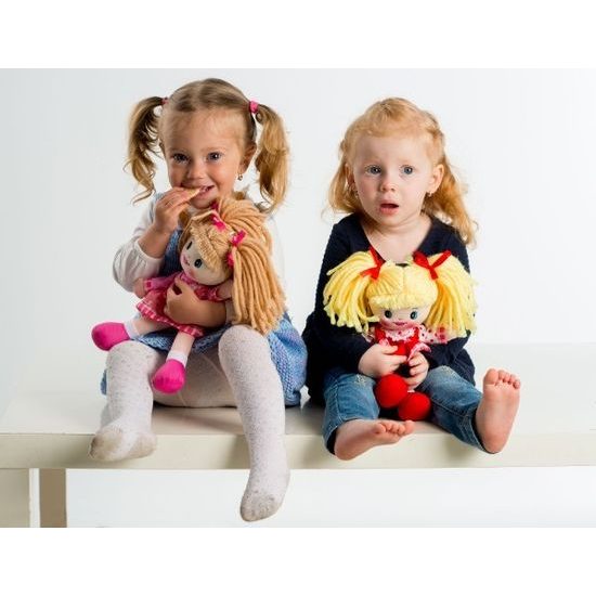 Panenka Lucinka česky zpívající