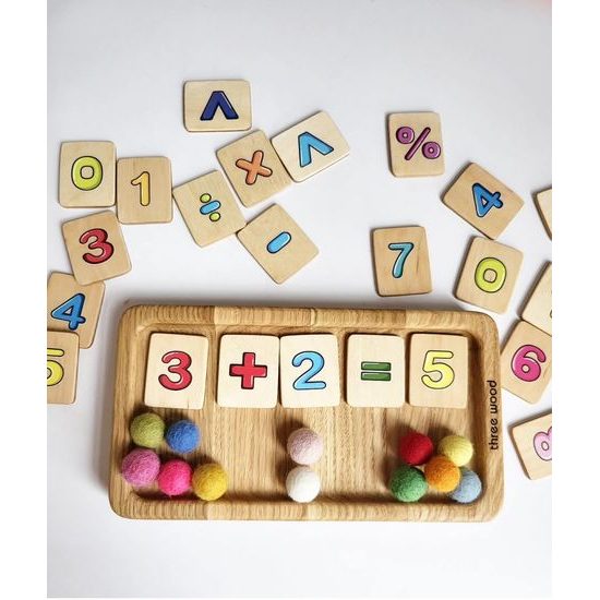 Deska s barevnými číslicemi 1-10