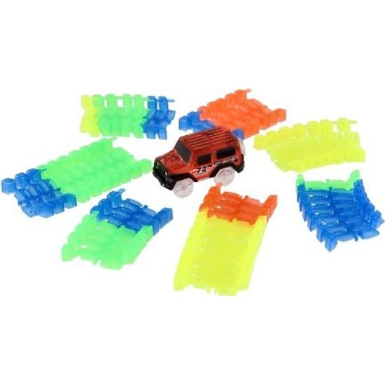 Svítící dráha ve tmě + auto na baterie