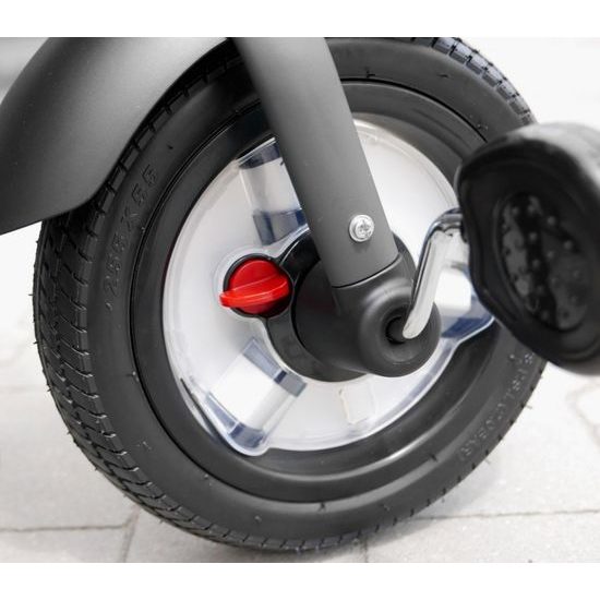 Majlo Toys dětská tříkolka Discovery 380 nafukovacími koly zelená