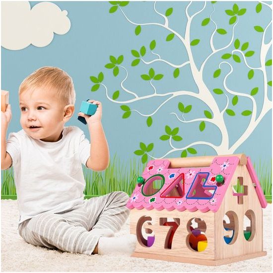 Dřevěný edukační domeček s prohazovacími otvory Wisdom House