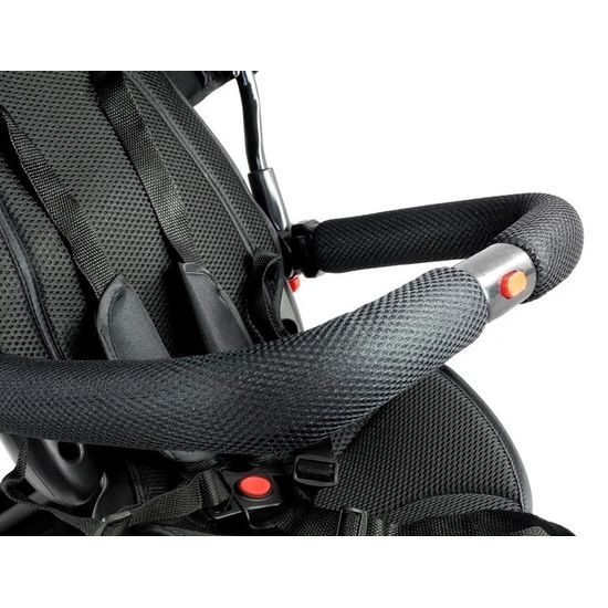 Majlo Toys multifunkční tříkolka s nafukovacími koly PRO500 černá