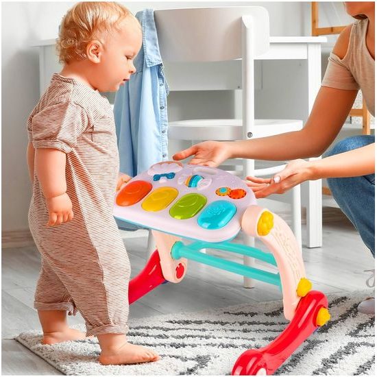 Chodítko 2v1 s hrací dekou a piankem Playmat Stroller