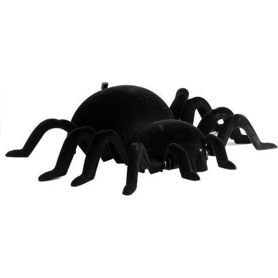 Velký černý pavouk na dálkové ovládání