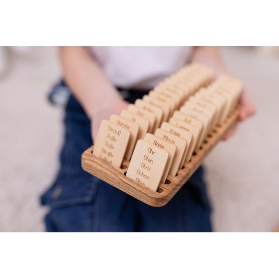 2x dřevěný zásobník se sadami písmen (tiskací - DE)