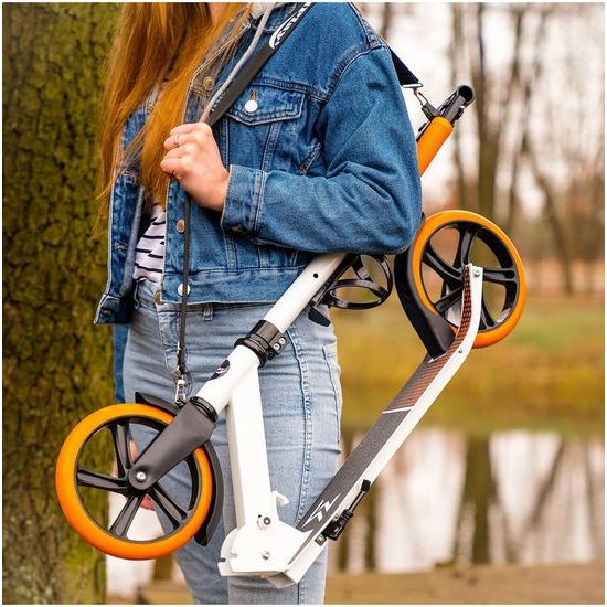 Dětská skládací koloběžka s hliníkovým rámem Scooter bílo-oranžová