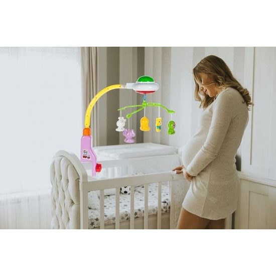 Doris kolotoč nad postýlku s projektorem Crib Bell